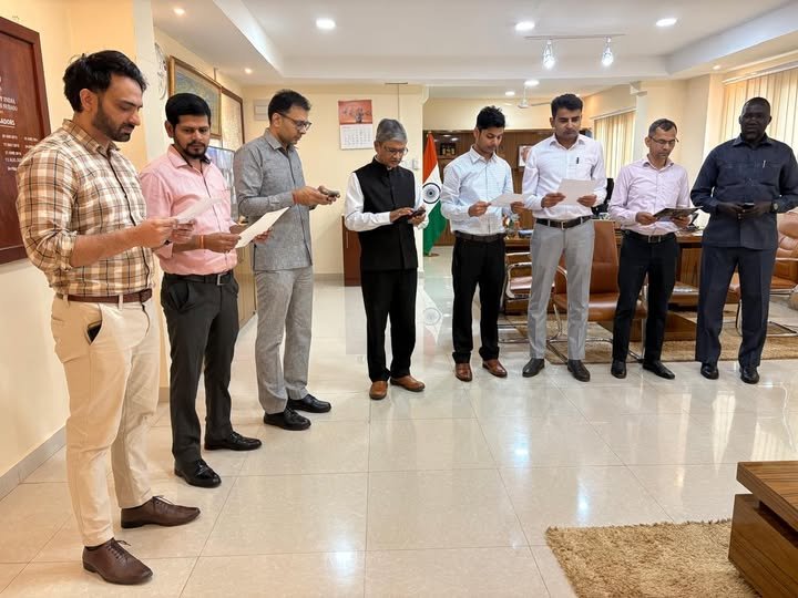 As part of the Vigilance Awareness Week 2025 (27th Oct – 2nd Nov) themed “Vigilance: Our Shared Responsibility”, Ambassador  administered the Integrity Pledge to officials of the Embassy on 27.10.2025.